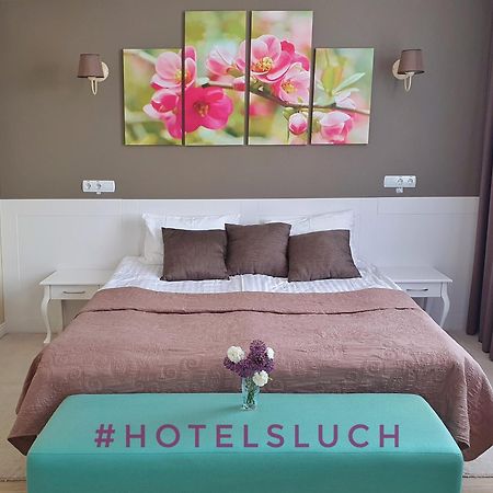 Hotel Sluch Starokostyantyniv Екстериор снимка