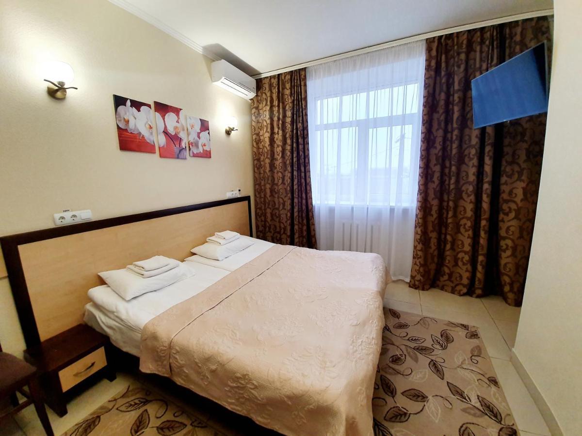Hotel Sluch Starokostyantyniv Екстериор снимка