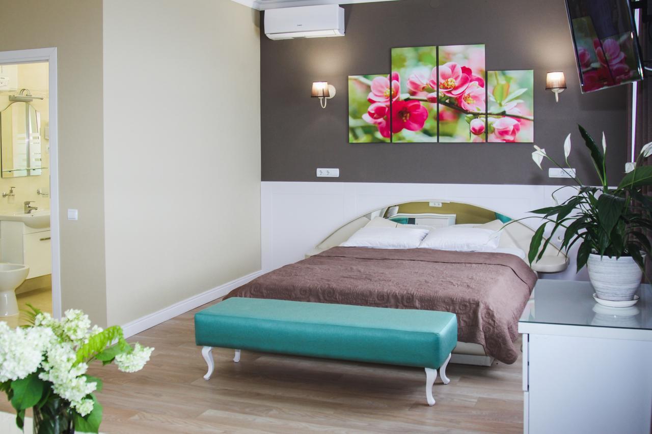Hotel Sluch Starokostyantyniv Екстериор снимка