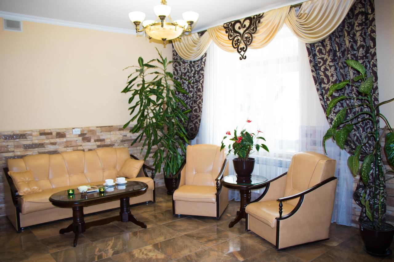 Hotel Sluch Starokostyantyniv Екстериор снимка