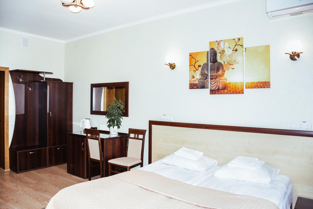 Hotel Sluch Starokostyantyniv Екстериор снимка